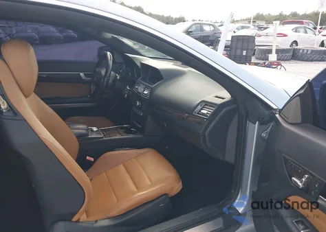 2014 Mercedes-Benz E 550 z USA, uszkodzony, nr VIN WDDKJ7DB9EF251121